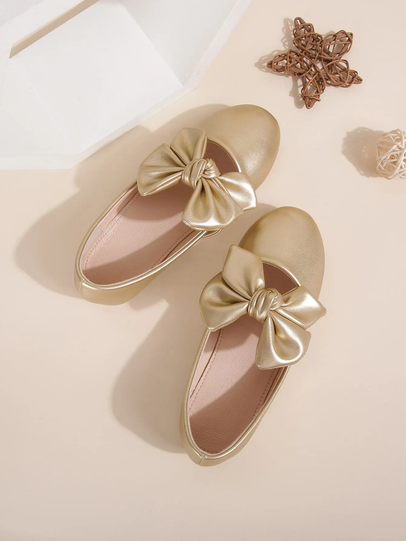 Girls Metallic Bow Decor Ballet Flats