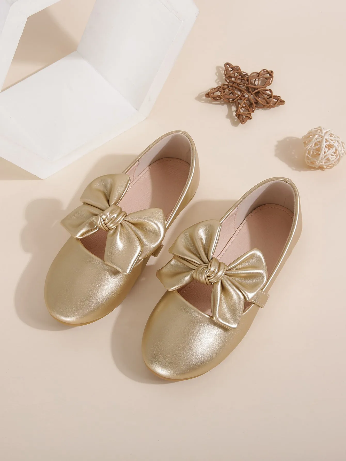 Girls Metallic Bow Decor Ballet Flats