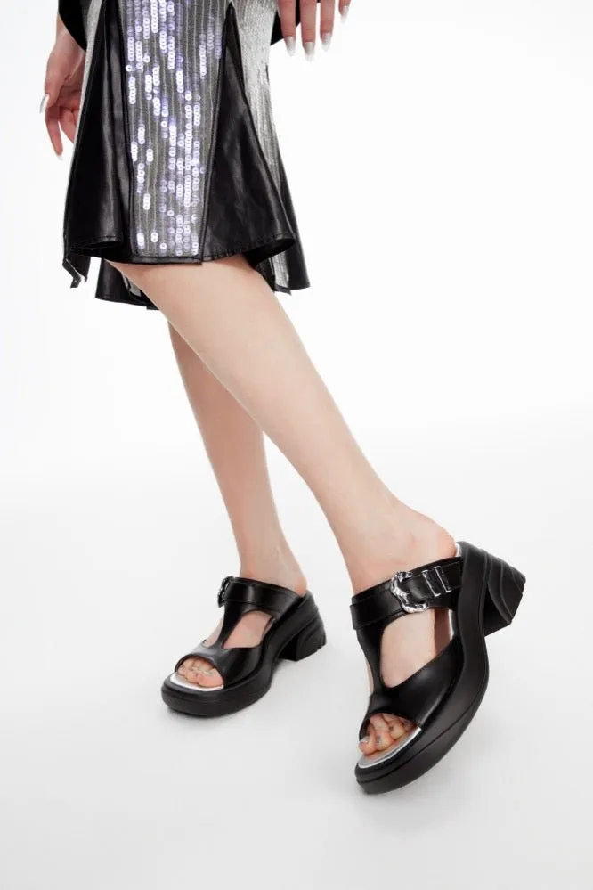 Herringbone Strap Block Heel Sandals in Black