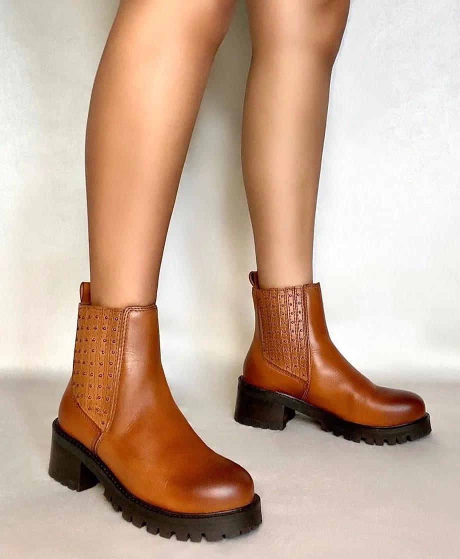 Saka Tan Studded Chelsea